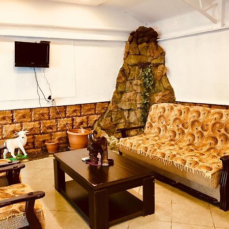 Hotel Nice Тбилиси Екстериор снимка