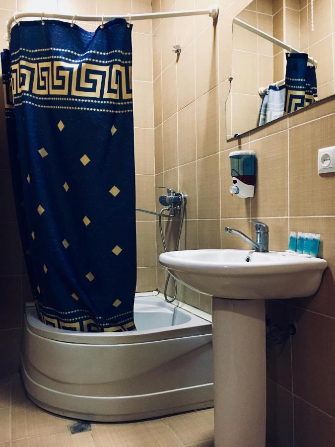 Hotel Nice Тбилиси Екстериор снимка