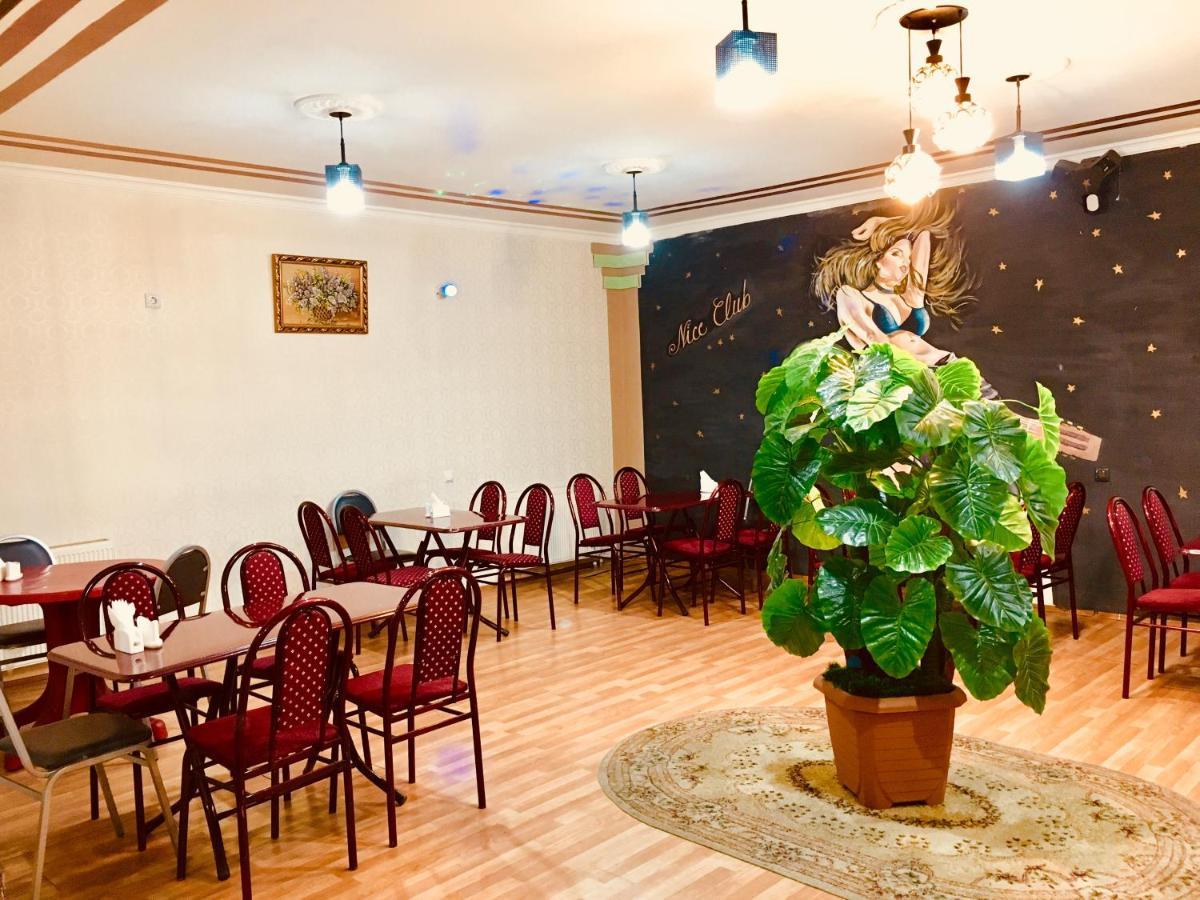 Hotel Nice Тбилиси Екстериор снимка