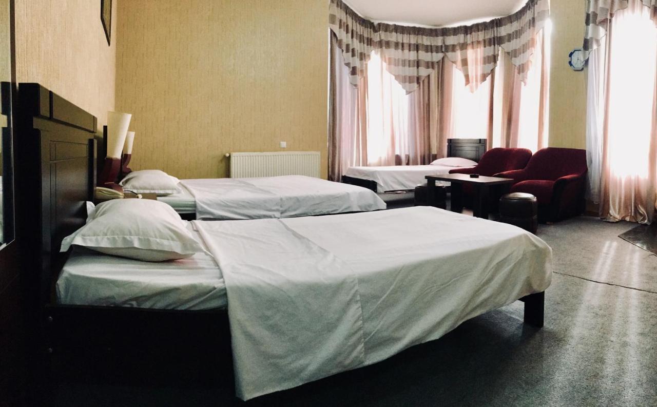 Hotel Nice Тбилиси Екстериор снимка