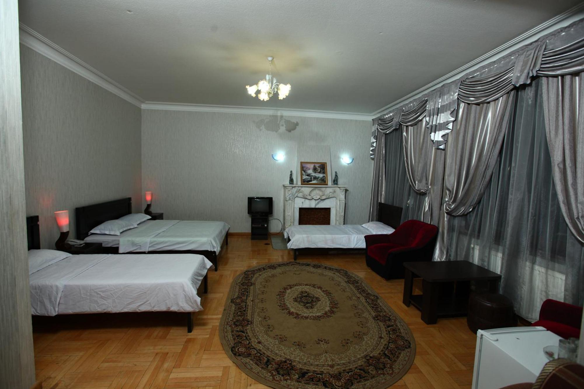 Hotel Nice Тбилиси Екстериор снимка